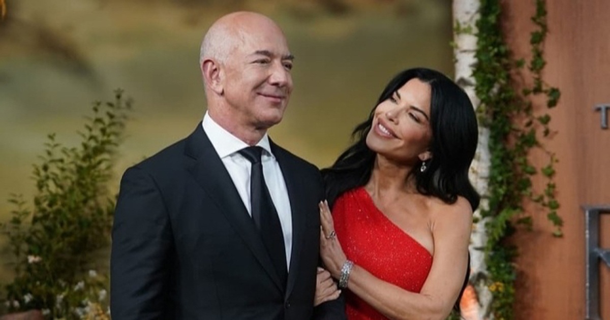Nữ MC bốc lửa có gì khiến tỷ phủ giàu thứ 3 thế giới Jeff Bezos say mê? Nữ MC bốc lửa có gì khiến tỷ phủ giàu thứ 3 thế giới Jeff Bezos say mê?