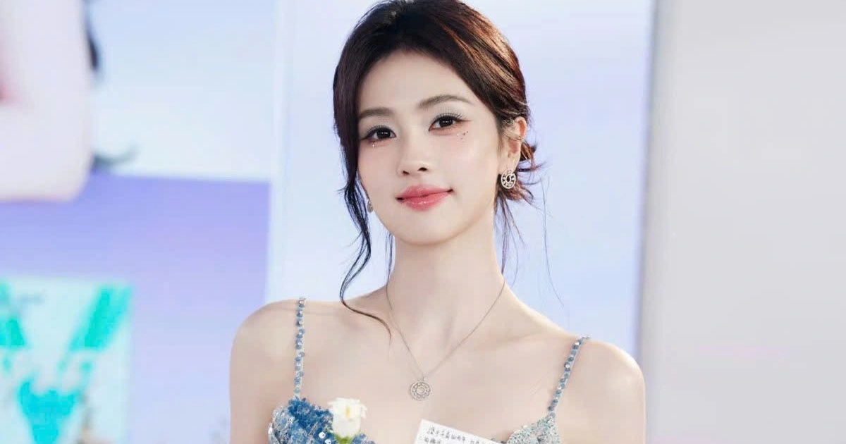 “Nữ thần cổ trang” Bạch Lộc khoe vóc dáng quyến rũ với thiết kế váy Việt "Nữ thần cổ trang" Bạch Lộc khoe vóc dáng quyến rũ với thiết kế váy Việt