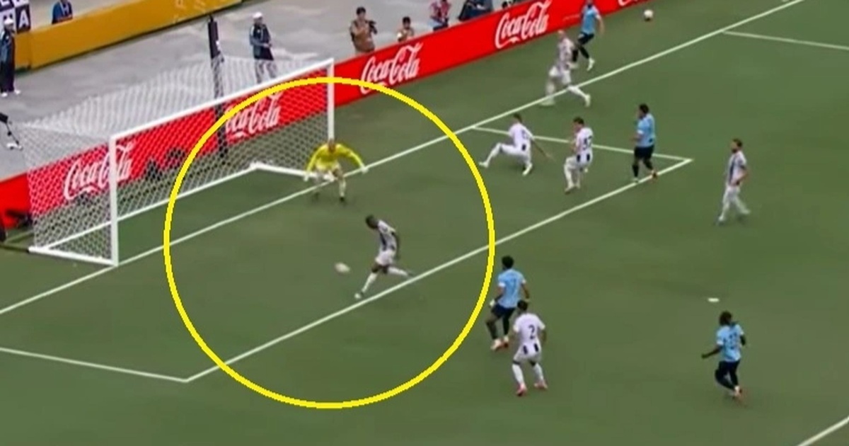 Pha “đốt đền” khó hiểu như bán độ ở Club World Cup, CĐV nói lời cay nghiệt Pha “đốt đền” khó hiểu như bán độ ở Club World Cup, CĐV nói lời cay nghiệt