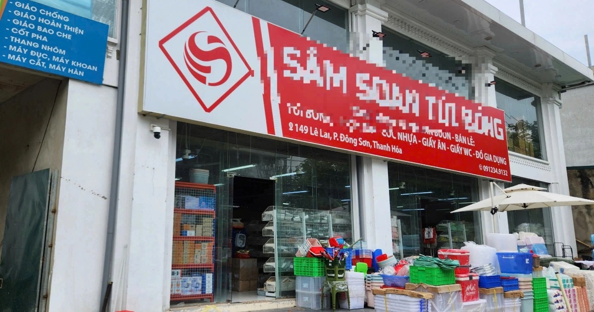 Phát hiện bất ngờ liên quan vụ hơn 1.000 chai nước mắm bị vứt ở Quảng Nam Phát hiện bất ngờ liên quan vụ hơn 1.000 chai nước mắm bị vứt ở Quảng Nam