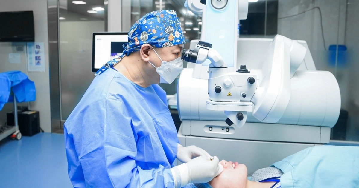 Phát Hiện Sớm Tổn Thương Đáy Mắt Ở Người Cận Thị: Bảo Vệ Thị Lực Hiệu Quả Rách võng mạc âm thầm - mối nguy từ cận thị nặng