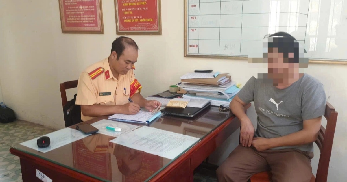 Tài Xế Xe Buýt Bị Phạt 5 Triệu Đồng Vì Vượt Ẩu, Suýt Gây Tai Nạn Tài xế xe buýt bị phạt 5 triệu đồng vì vượt ẩu, suýt gây tai nạn