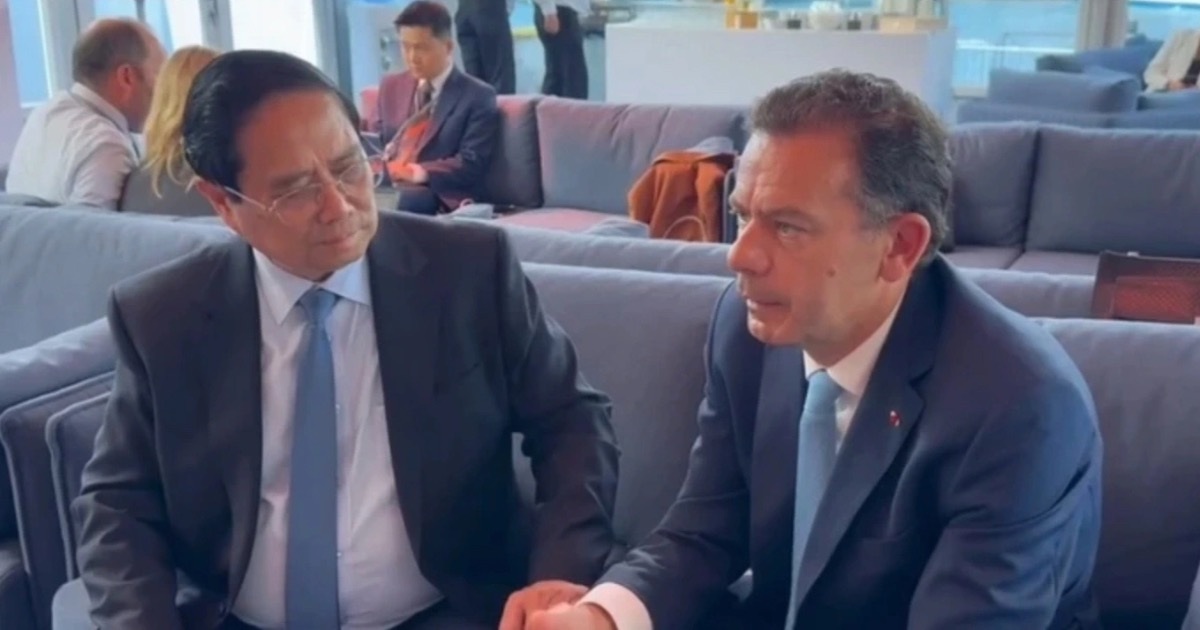 Thủ tướng Phạm Minh Chính gặp Thủ tướng Bồ Đào Nha Luis Montenegro