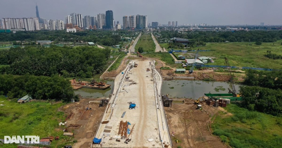 Tuyến đường kết nối khu Đông TPHCM thành hình sau 8 tháng thi công Tuyến đường kết nối khu Đông TPHCM thành hình sau 8 tháng thi công