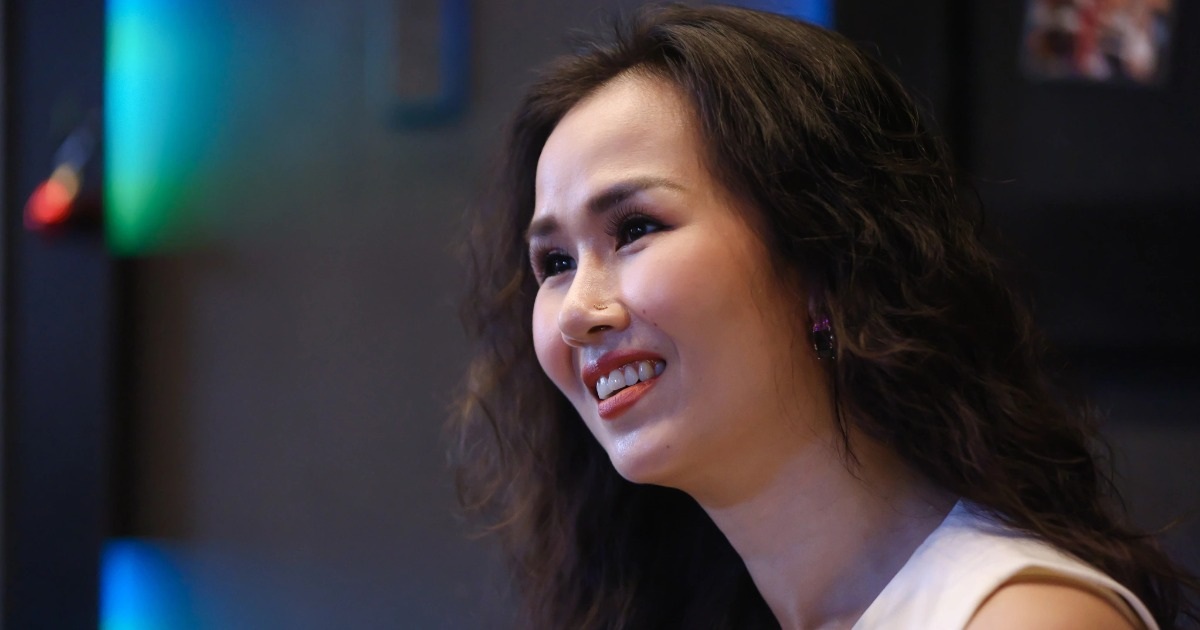 Võ Hạ Trâm, Bùi Lan Hương và dàn sao hào hứng thu âm “Rực rỡ ngày mới” Võ Hạ Trâm, Bùi Lan Hương và dàn sao hào hứng thu âm "Rực rỡ ngày mới"