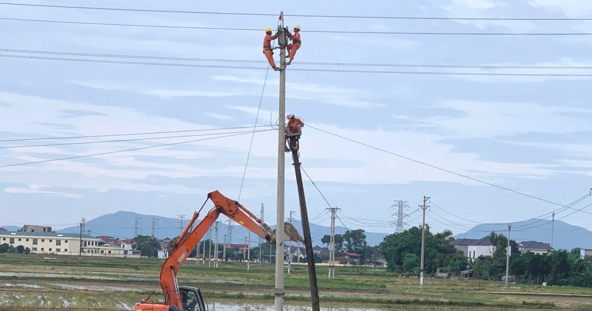 Vụ hàng loạt trụ điện gãy đôi: Yêu cầu rà soát toàn bộ hệ thống lưới điện