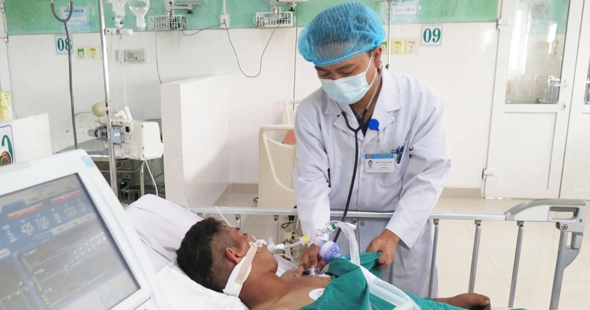 Ăn cơm với cá muối chua, thanh niên nguy kịch do ngộ độc Ăn cơm với cá muối chua, thanh niên nguy kịch do ngộ độc