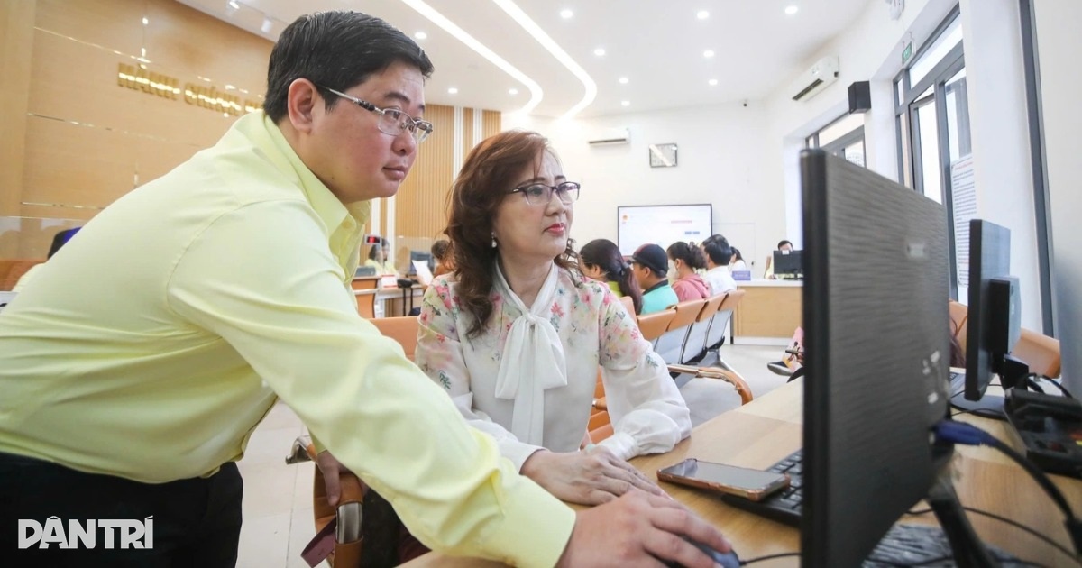Báo cáo Bộ Chính trị tình hình cán bộ, công chức nghỉ việc sau sắp xếp Báo cáo Bộ Chính trị tình hình cán bộ, công chức nghỉ việc sau sắp xếp
