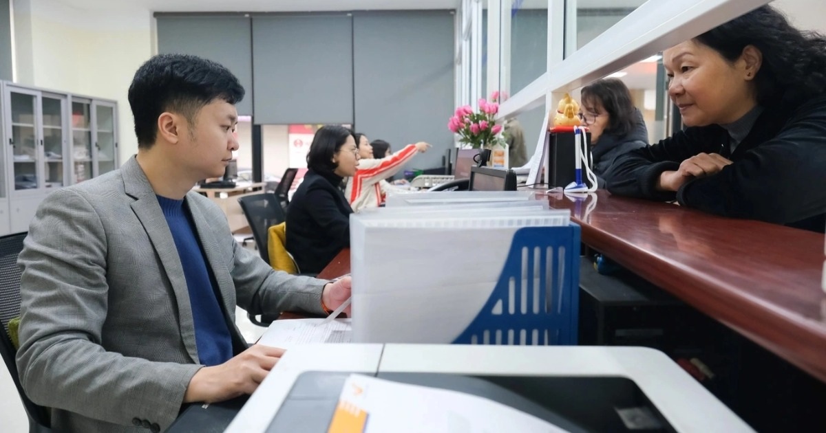 Bộ Chính trị: Khẩn trương bổ sung vị trí bí thư, chủ tịch cấp xã còn thiếu Bộ Chính trị: Khẩn trương bổ sung vị trí bí thư, chủ tịch cấp xã còn thiếu