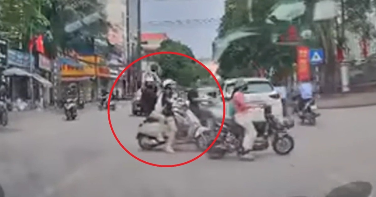 Clip cô gái “thả tim” cho tài xế khi được nhường đường nổi bật tuần qua Clip cô gái "thả tim" cho tài xế khi được nhường đường nổi bật tuần qua