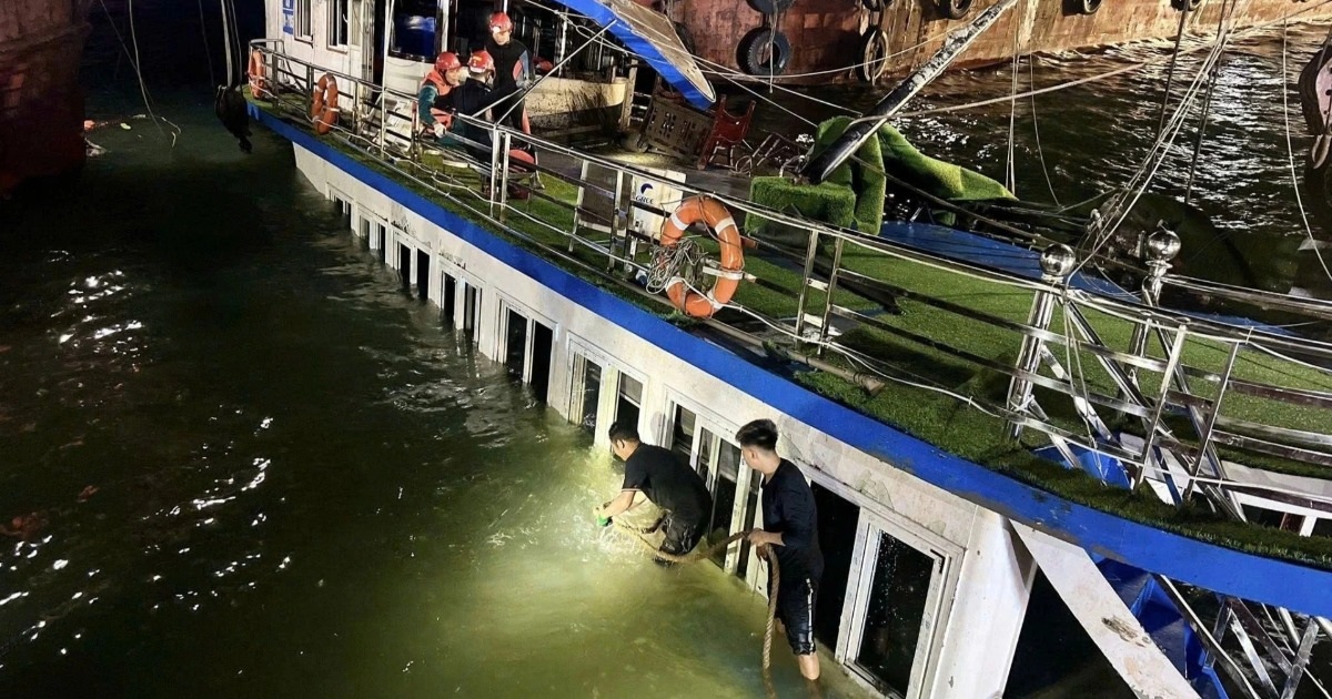 Đêm “báo động đỏ” của 150 y bác sĩ cứu nạn nhân vụ lật tàu ở Quảng Ninh Đêm "báo động đỏ" của 150 y bác sĩ cứu nạn nhân vụ lật tàu ở Quảng Ninh