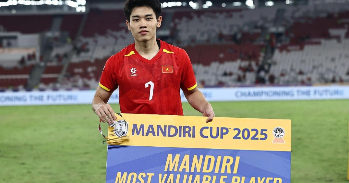 Đình Bắc giành giải Cầu thủ xuất sắc nhất U23 Đông Nam Á 2025 Đình Bắc giành giải Cầu thủ xuất sắc nhất U23 Đông Nam Á 2025