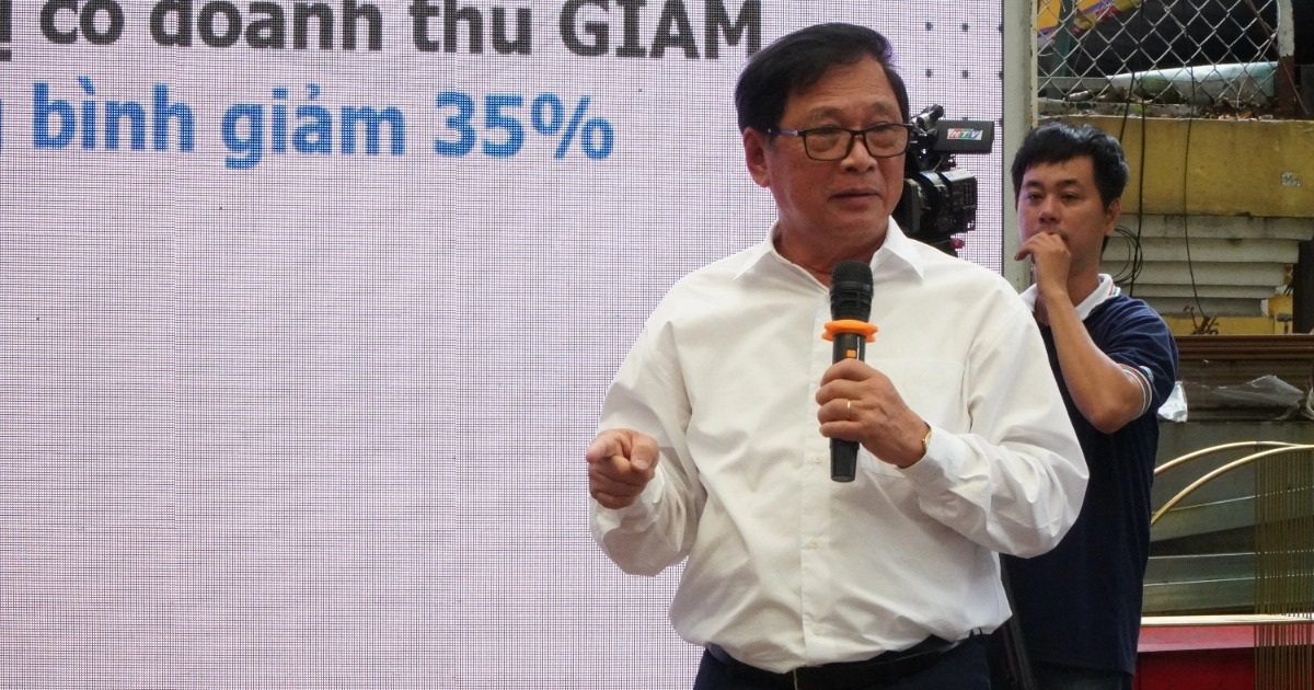 Đường sách TPHCM thu hơn 31 tỷ đồng nửa đầu năm, vẫn “đáng báo động” Đường sách TPHCM thu hơn 31 tỷ đồng nửa đầu năm, vẫn "đáng báo động"