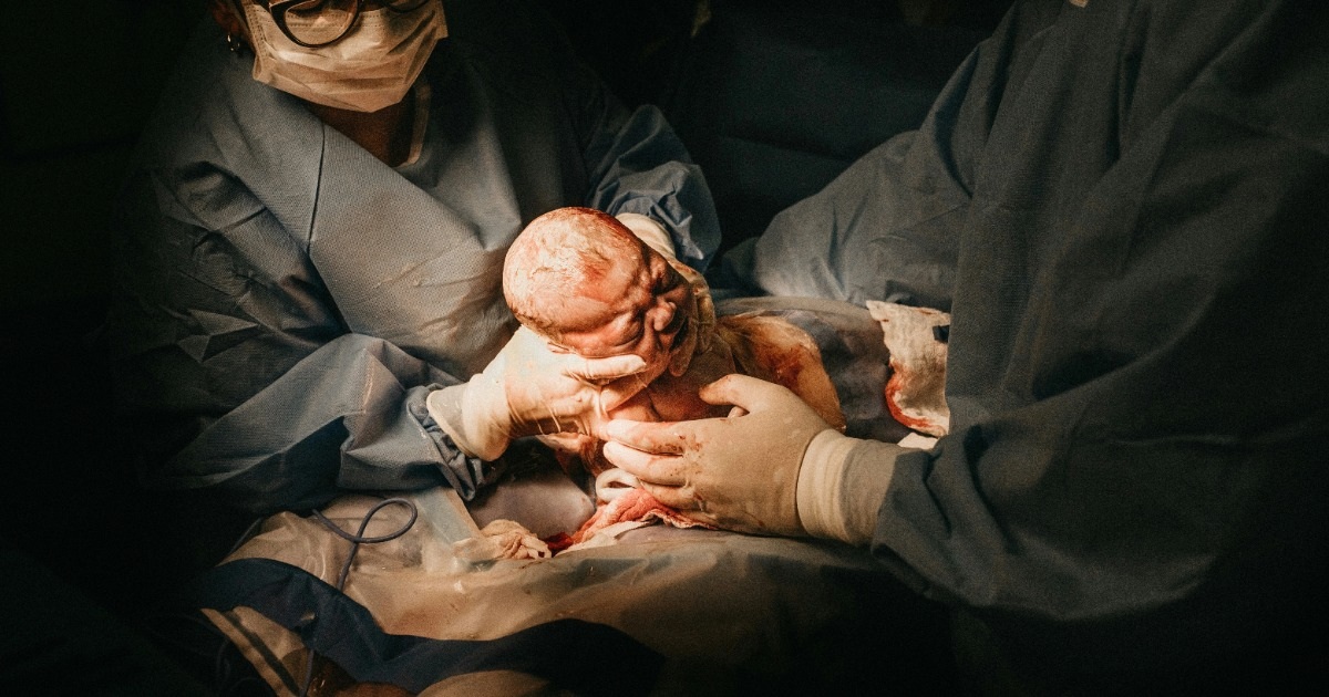 Em bé ra đời từ DNA của ba người: Bước tiến quan trọng trong y học Em bé ra đời từ DNA của ba người: Bước tiến quan trọng trong y học