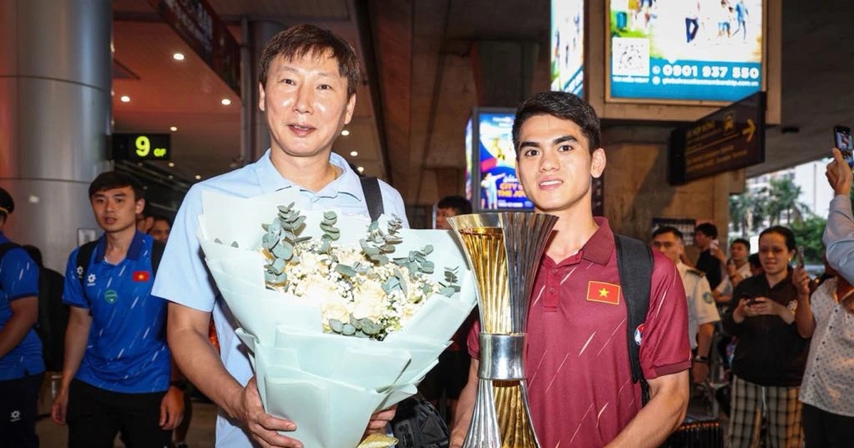 HLV Kim Sang Sik: “Tôi sẽ nghiên cứu phương án cho SEA Games 33” HLV Kim Sang Sik: “Tôi sẽ nghiên cứu phương án cho SEA Games 33”