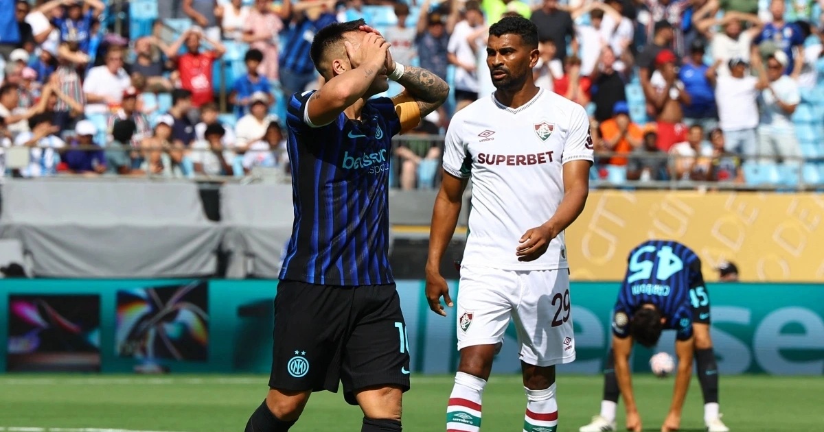 Inter Milan hứng chịu trận thua sốc, dừng bước ở FIFA Club World Cup Inter Milan hứng chịu trận thua sốc, dừng bước ở FIFA Club World Cup