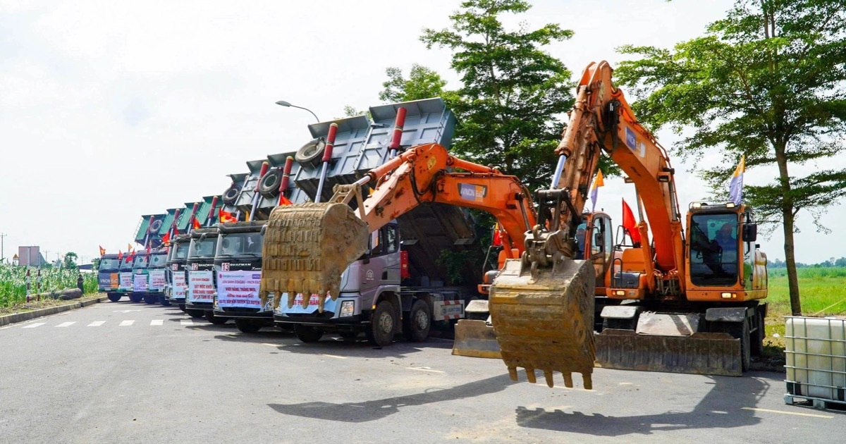 Khởi công dự án nhà ở xã hội và tuyến cao tốc hơn 6.000 tỷ đồng ở Đồng Tháp Khởi công dự án nhà ở xã hội và tuyến cao tốc hơn 6.000 tỷ đồng ở Đồng Tháp