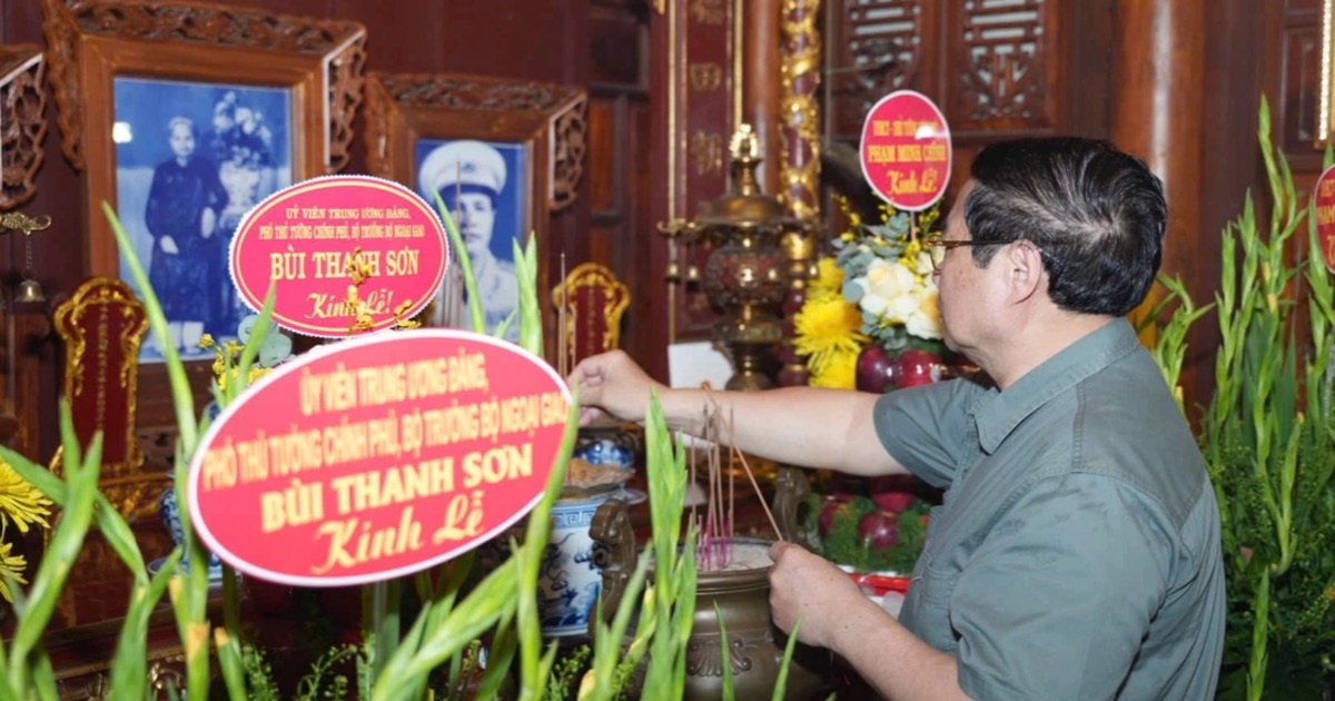 Lãnh đạo Chính phủ tri ân người có công với cách mạng tại thành phố Huế Lãnh đạo Chính phủ tri ân người có công với cách mạng tại thành phố Huế