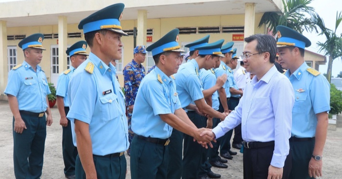Lãnh đạo TPHCM thăm, tri ân các gia đình chính sách tại đặc khu Côn Đảo Lãnh đạo TPHCM thăm, tri ân các gia đình chính sách tại đặc khu Côn Đảo