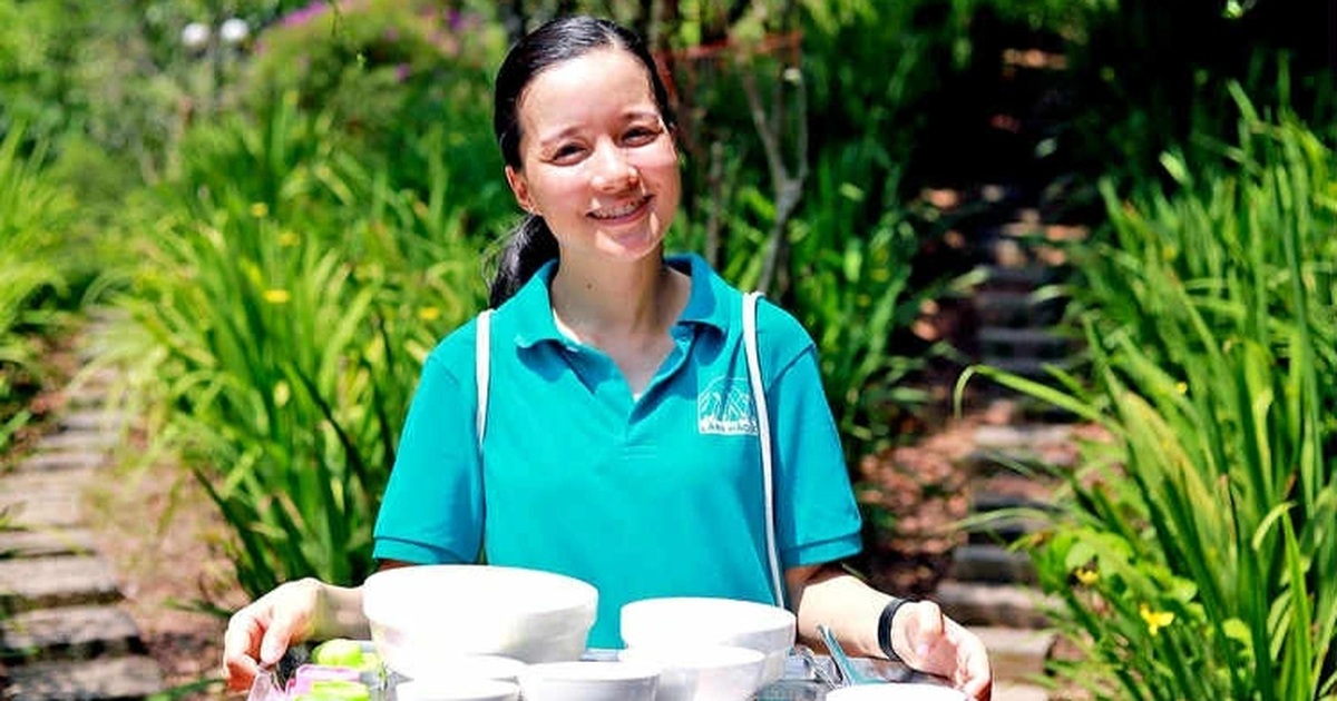 MC Minh Trang xin lỗi sau lùm xùm ở trại hè Làng Háo Hức MC Minh Trang xin lỗi sau lùm xùm ở trại hè Làng Háo Hức