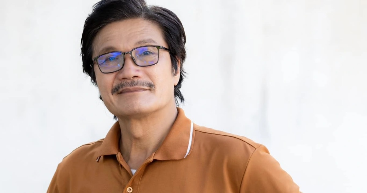 NSƯT Công Ninh lấy vợ kém 22 tuổi: “Con gái tôi thắc mắc sao cha già vậy” NSƯT Công Ninh lấy vợ kém 22 tuổi: "Con gái tôi thắc mắc sao cha già vậy"
