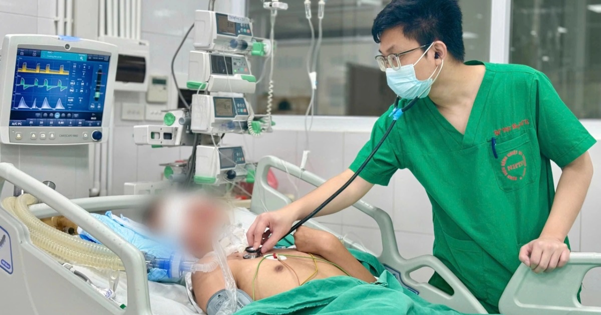 Nam sinh Hà Nội mất ý thức sau cơn sốt, đi nhiều viện không tìm được bệnh Nam sinh Hà Nội mất ý thức sau cơn sốt, đi nhiều viện không tìm được bệnh