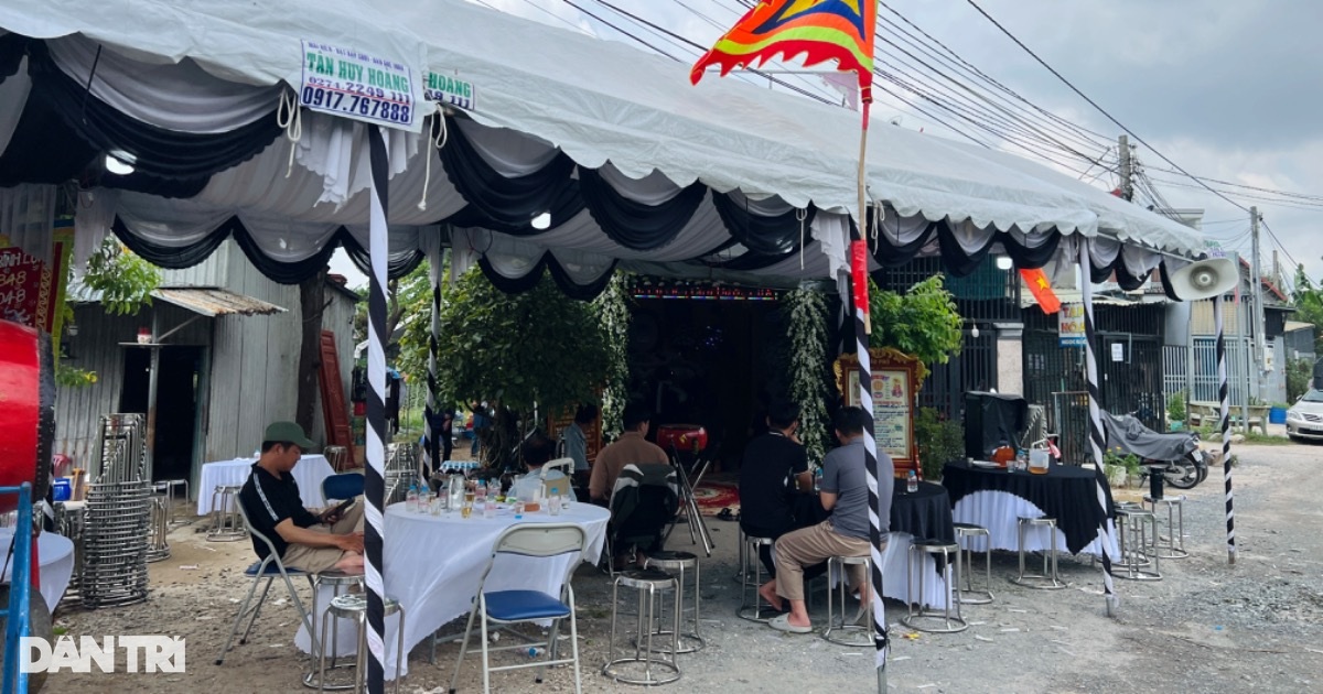 Nam sinh lớp 10 tử vong dưới sông sau hơn một ngày mất tích ở TPHCM Nam sinh lớp 10 tử vong dưới sông sau hơn một ngày mất tích ở TPHCM