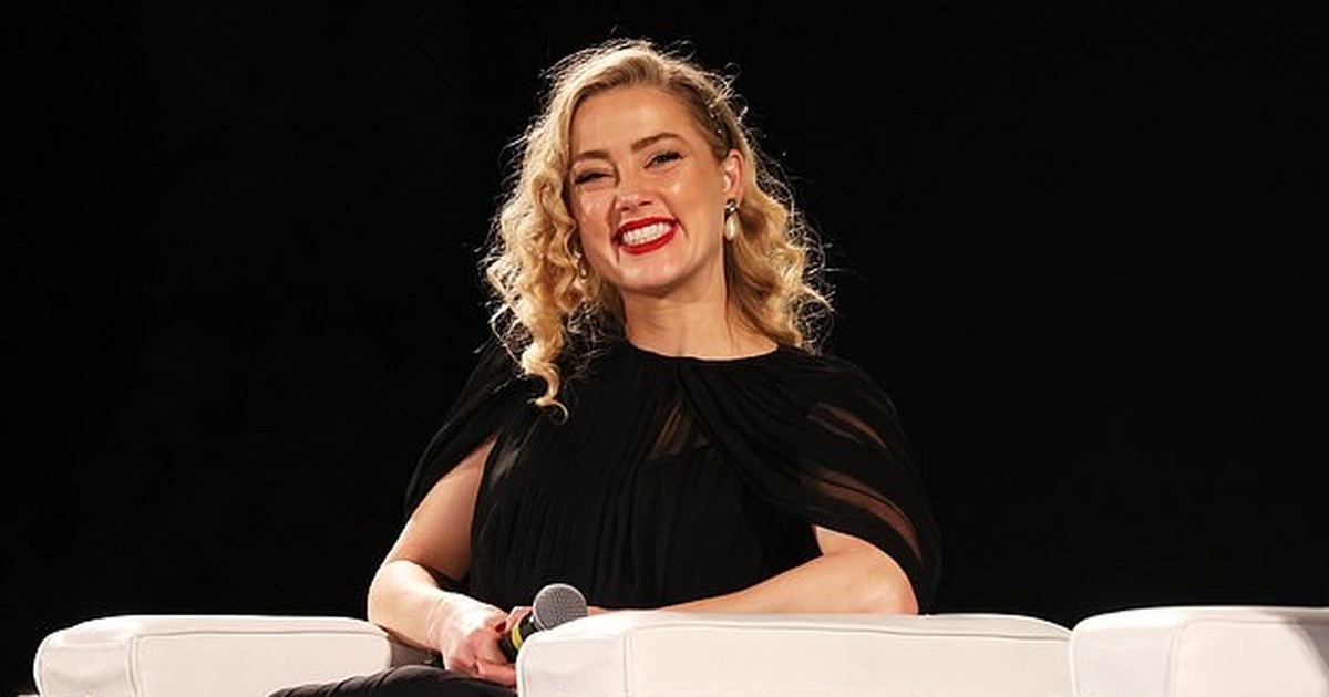 “Nhan sắc tỉ lệ vàng” Amber Heard vừa bí mật sinh con "Nhan sắc tỉ lệ vàng" Amber Heard vừa bí mật sinh con