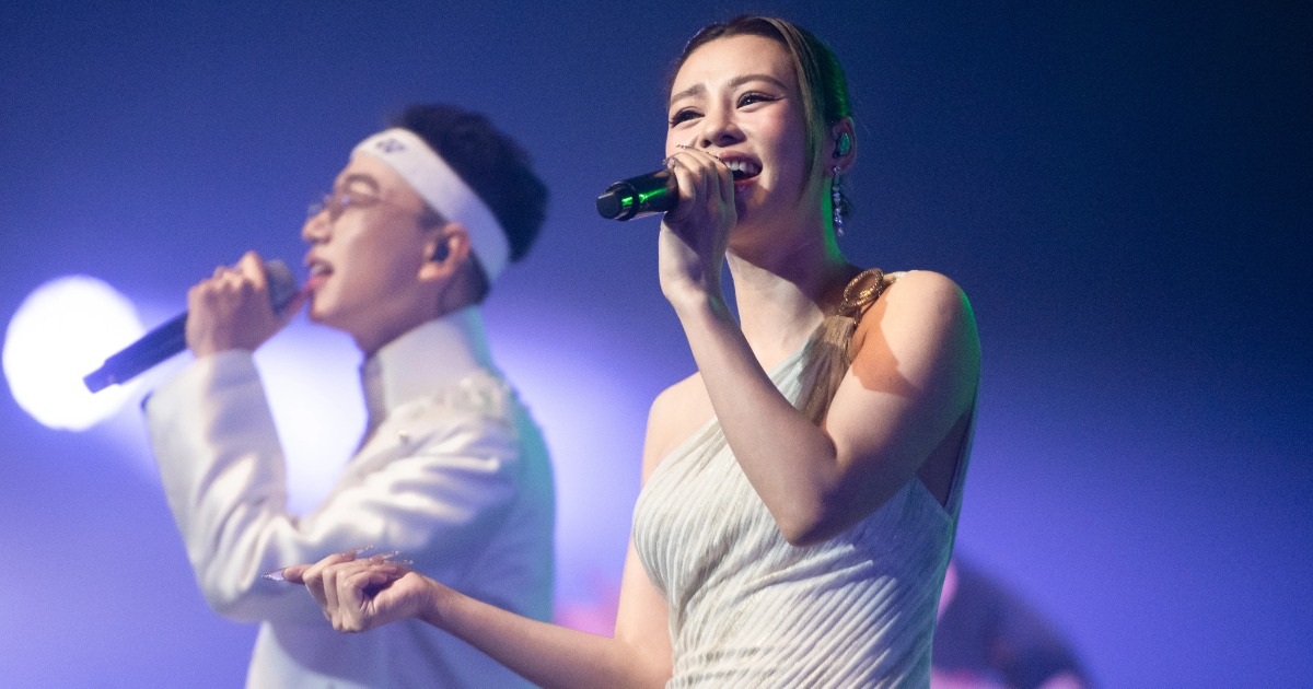 Nhìn lại những tiết mục bùng nổ cảm xúc tại hòa nhạc “Rực rỡ ngày mới” Nhìn lại những tiết mục bùng nổ cảm xúc tại hòa nhạc "Rực rỡ ngày mới"
