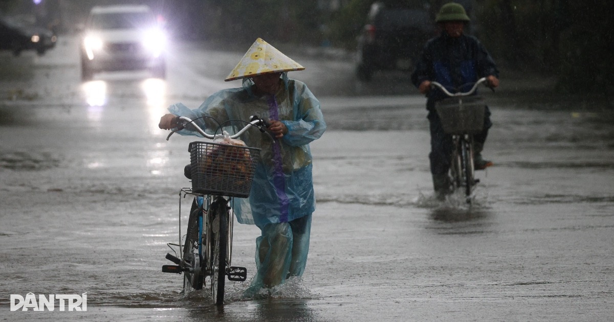 Ninh Bình “chìm” trong biển nước trước giờ bão Wipha đổ bộ Ninh Bình "chìm" trong biển nước trước giờ bão Wipha đổ bộ