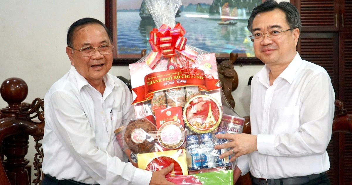 Ông Nguyễn Thanh Nghị thăm tướng lĩnh công an, quân đội Ông Nguyễn Thanh Nghị thăm tướng lĩnh công an, quân đội