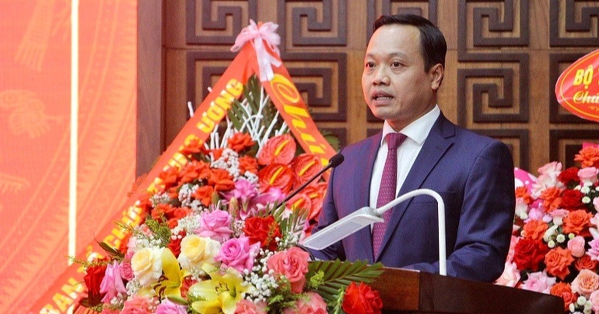 Ông Trần Tiến Dũng được điều động làm Phó Bí thư Tỉnh ủy Điện Biên Ông Trần Tiến Dũng được điều động làm Phó Bí thư Tỉnh ủy Điện Biên