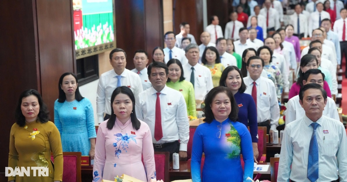 Phiên họp đầu tiên, kiện toàn nhân sự sở, ngành TPHCM mới Phiên họp đầu tiên, kiện toàn nhân sự sở, ngành TPHCM mới