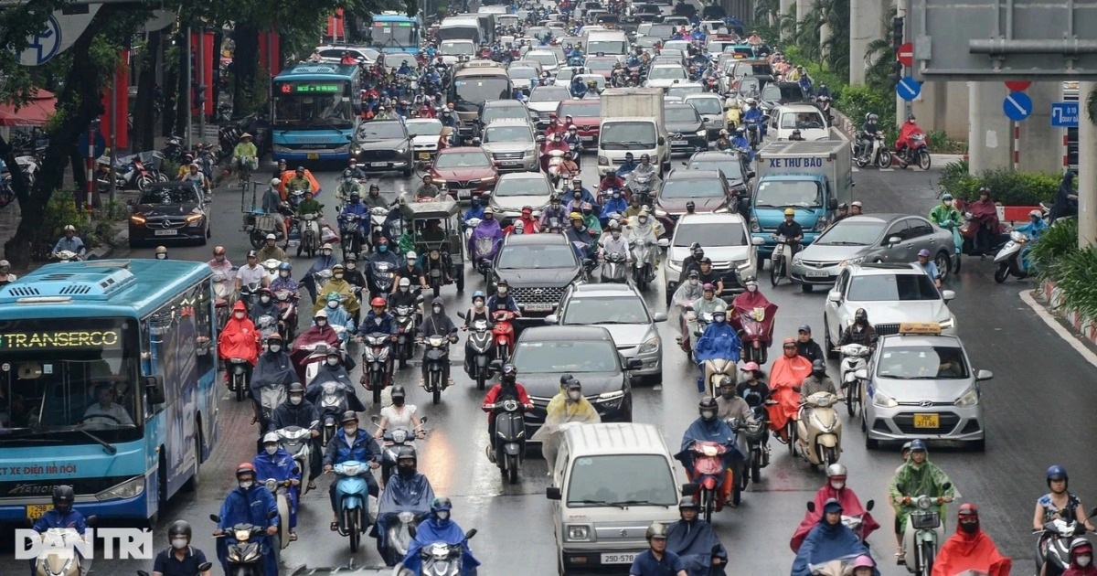 Phó Chủ tịch Hà Nội: “Không phải hạn chế phương tiện cá nhân ngay” Phó Chủ tịch Hà Nội: “Không phải hạn chế phương tiện cá nhân ngay”