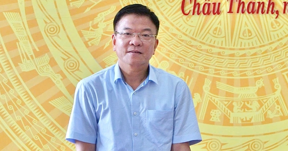 Phó Thủ tướng Lê Thành Long: Tập trung xử lý thủ tục đất đai cho dân Phó Thủ tướng Lê Thành Long: Tập trung xử lý thủ tục đất đai cho dân