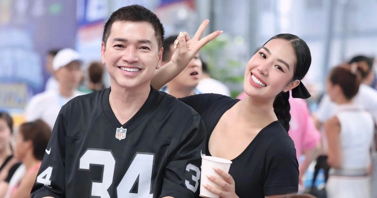 Quang Minh và bạn gái kém 37 tuổi bên nhau hạnh phúc, vượt sóng gió dư luận Quang Minh và bạn gái kém 37 tuổi bên nhau hạnh phúc, vượt sóng gió dư luận