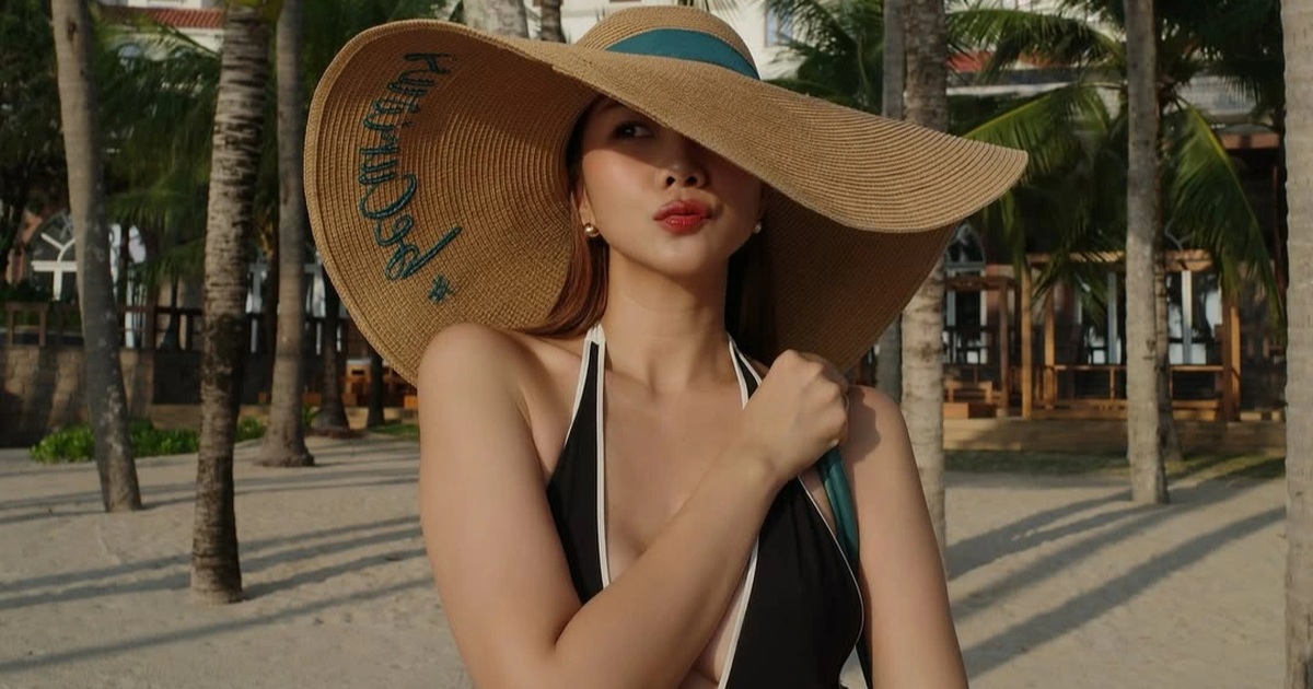 Siêu mẫu Thanh Hằng mặc gợi cảm ở tuổi 42, hôn nhân viên mãn là động lực Siêu mẫu Thanh Hằng mặc gợi cảm ở tuổi 42, hôn nhân viên mãn là động lực
