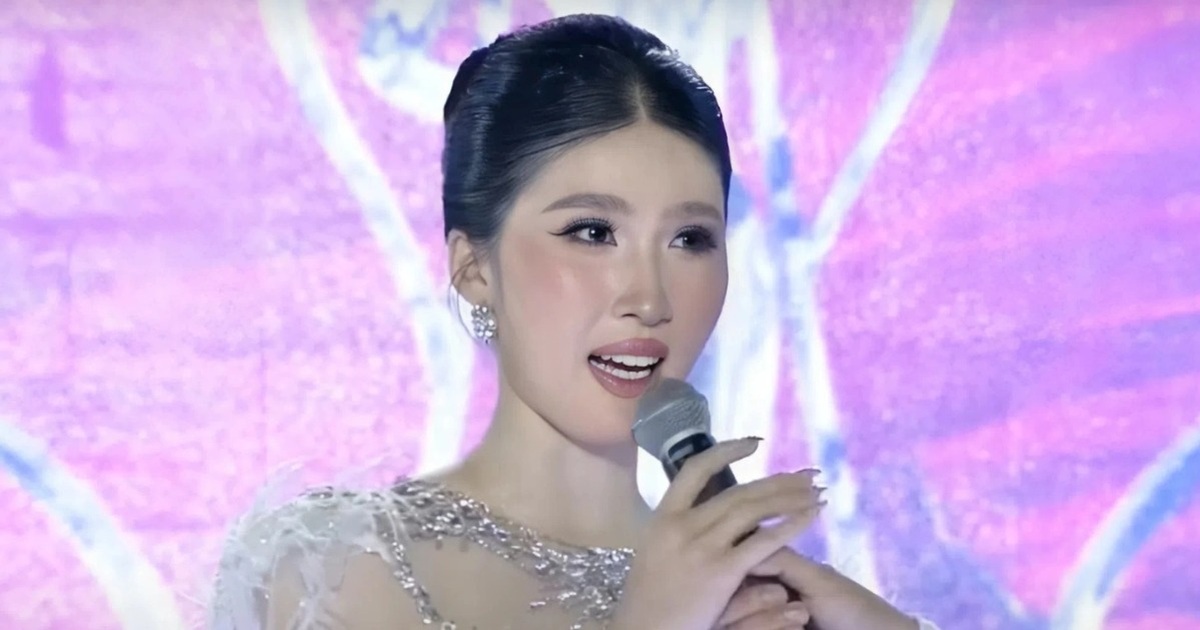 Thí sinh hoa hậu ví von “bạch tuộc là biểu tượng của phụ nữ” gây tranh luận Thí sinh hoa hậu ví von "bạch tuộc là biểu tượng của phụ nữ" gây tranh luận