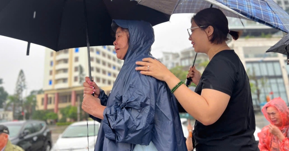 Thi thể trên Vịnh Hạ Long là nạn nhân trong vụ lật tàu Vịnh Xanh 58 Thi thể trên Vịnh Hạ Long là nạn nhân trong vụ lật tàu Vịnh Xanh 58