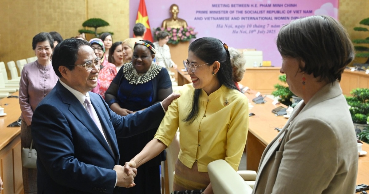 Thủ tướng Phạm Minh Chính gặp mặt các nhà ngoại giao nữ Việt Nam và quốc tế Thủ tướng Phạm Minh Chính gặp mặt các nhà ngoại giao nữ Việt Nam và quốc tế