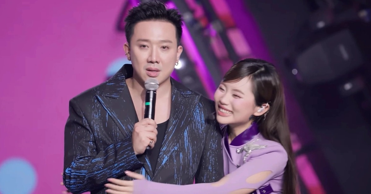 Trấn Thành bật khóc: “Đến hôm nay, gần 40 tuổi tôi vẫn còn hot” Trấn Thành bật khóc: "Đến hôm nay, gần 40 tuổi tôi vẫn còn hot"
