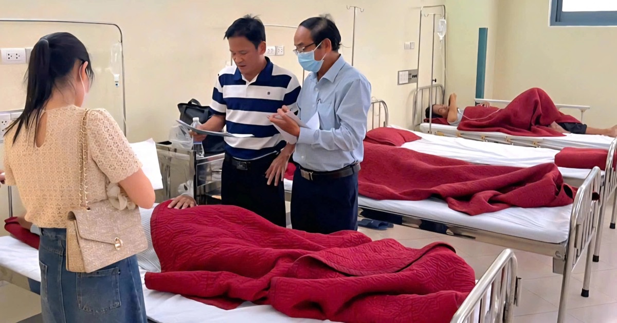 Vụ nghi ngộ độc thực phẩm sau đám giỗ ở Huế: Số ca bệnh tiếp tục gia tăng Vụ nghi ngộ độc thực phẩm sau đám giỗ ở Huế: Số ca bệnh tiếp tục gia tăng