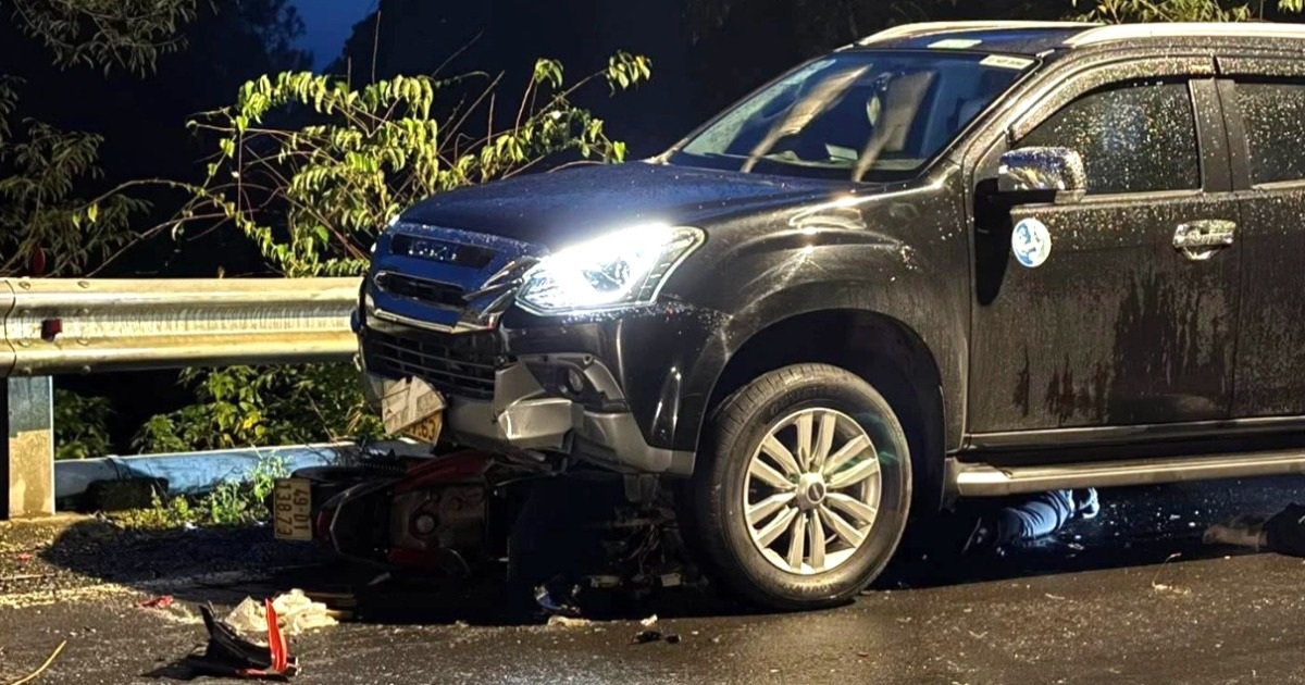 Xe máy va chạm với ô tô trên đèo ở Đà Lạt, 2 người thương vong Xe máy va chạm với ô tô trên đèo ở Đà Lạt, 2 người thương vong