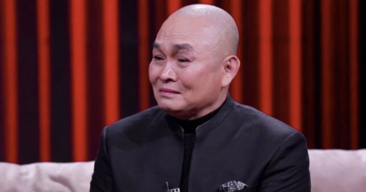 Xuân Hinh: Tuổi thơ cay đắng đẫm nước mắt, xế chiều không ngại nhảy tới nóc Xuân Hinh: Tuổi thơ cay đắng đẫm nước mắt, xế chiều không ngại nhảy tới nóc