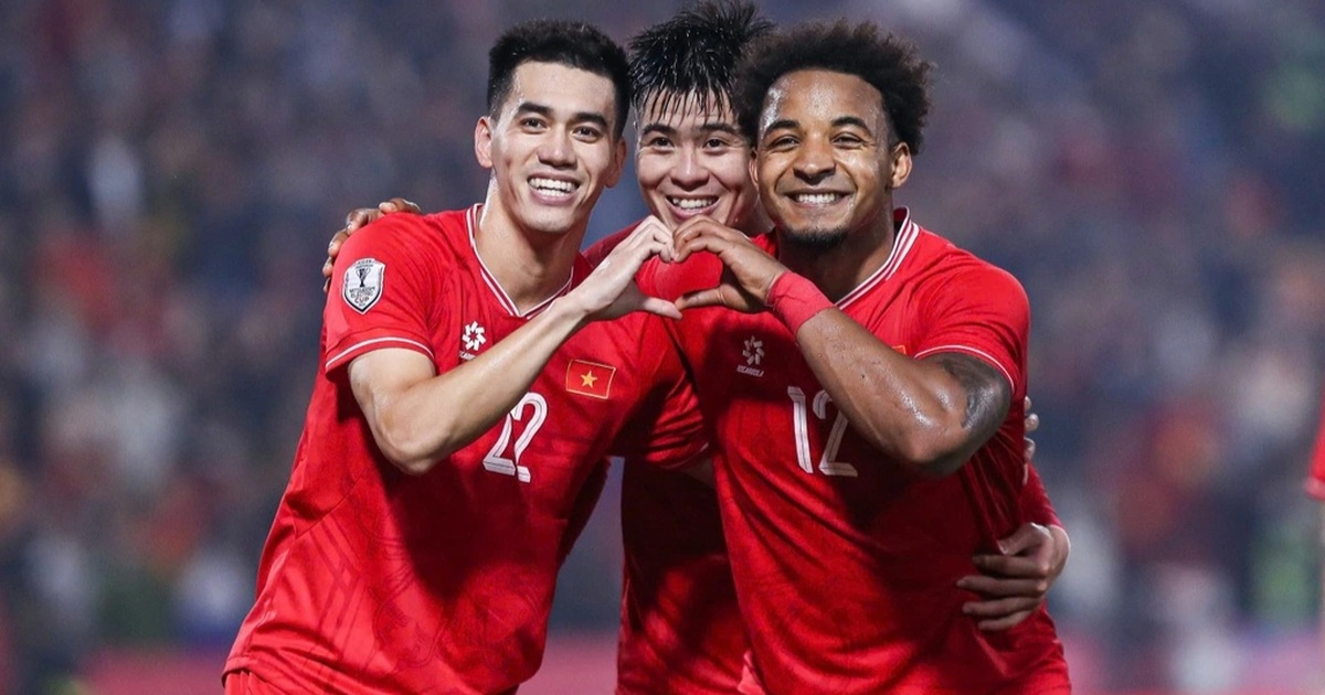 Báo Indonesia chỉ ra điều bất thường của đội tuyển Việt Nam Báo Indonesia chỉ ra điều bất thường của đội tuyển Việt Nam