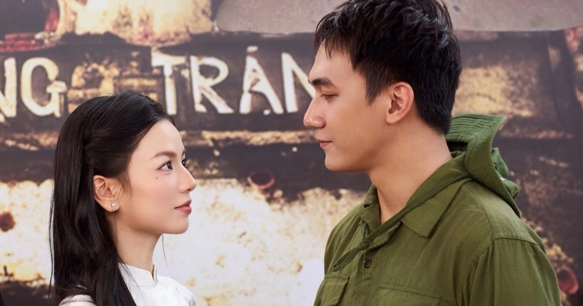 Cảnh quay tế nhị trong “Mưa đỏ” khiến diễn viên xấu hổ, khán giả ngại ngùng Cảnh quay tế nhị trong "Mưa đỏ" khiến diễn viên xấu hổ, khán giả ngại ngùng