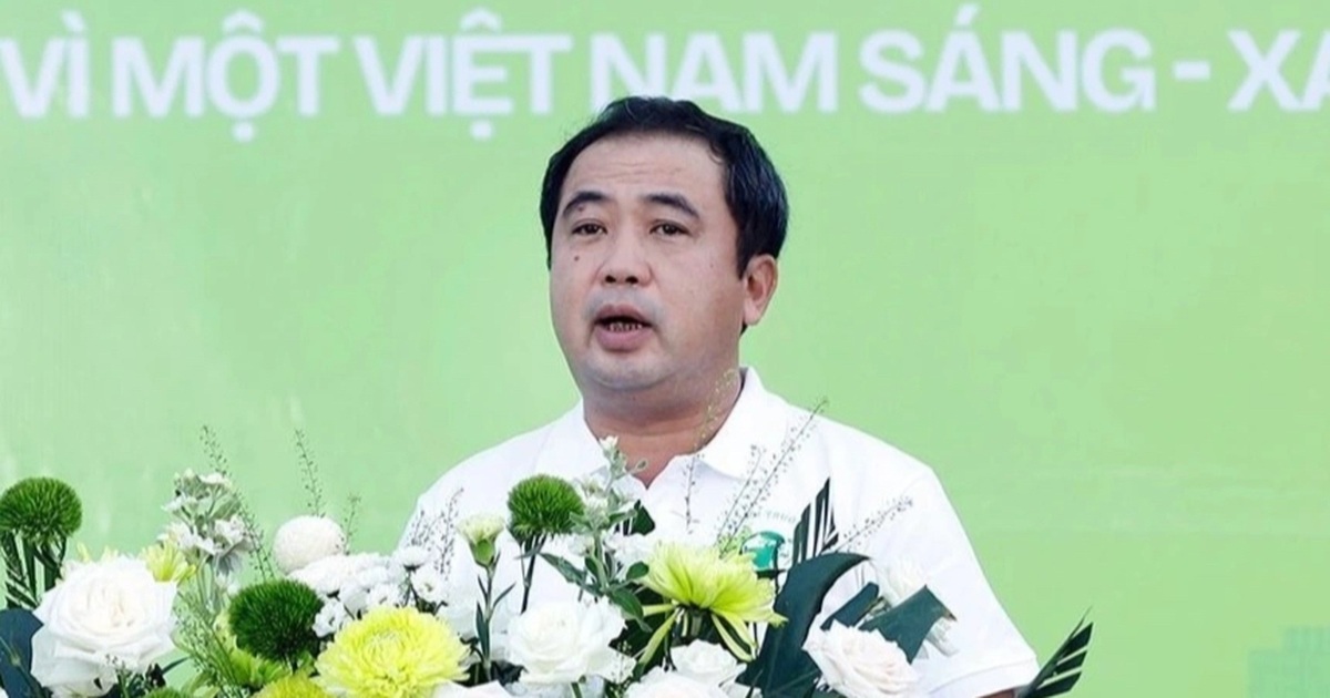 “Chiến sĩ xanh trên mặt trận bảo vệ môi trường” “Chiến sĩ xanh trên mặt trận bảo vệ môi trường”