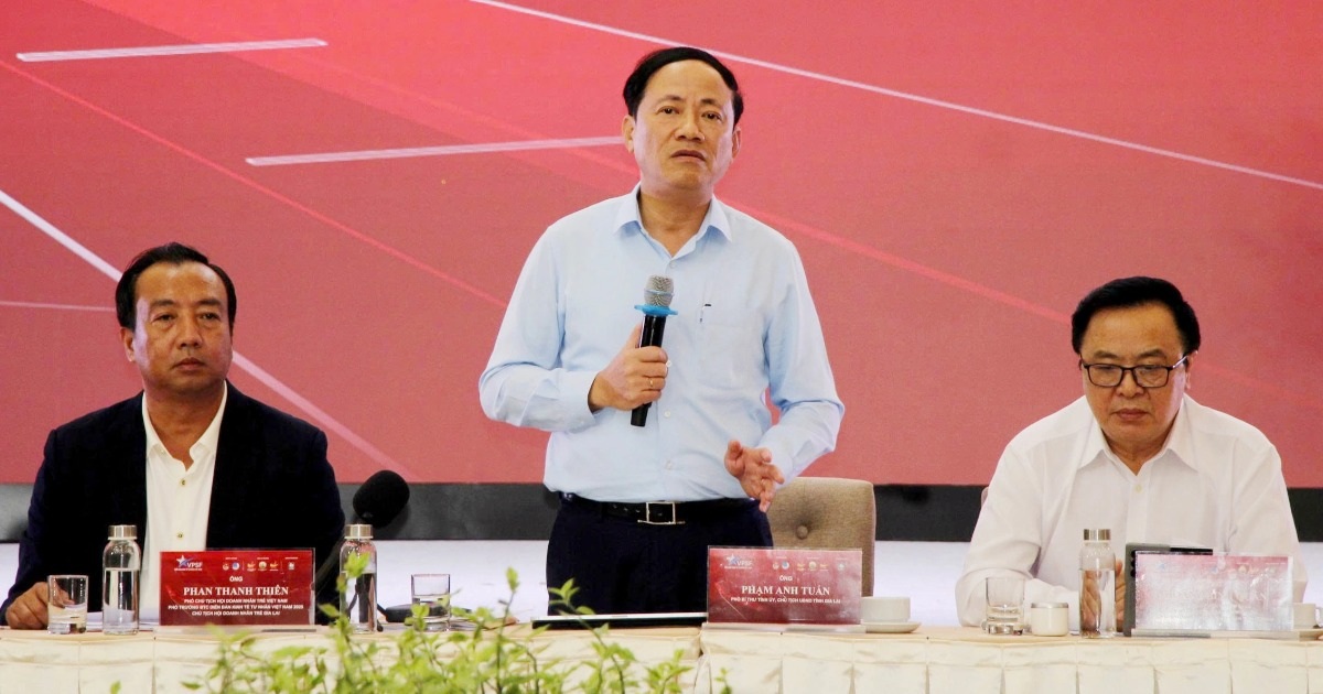 Chủ tịch Gia Lai: “Không còn cơ chế xin – cho tồn tại từ lâu” Chủ tịch Gia Lai: "Không còn cơ chế xin - cho tồn tại từ lâu"