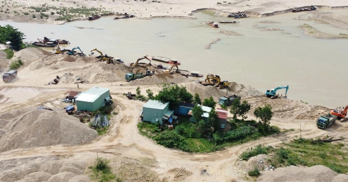 Cổ đông tranh chấp, mỏ cát tạm dừng khiến giá cát tăng vọt Cổ đông tranh chấp, mỏ cát tạm dừng khiến giá cát tăng vọt