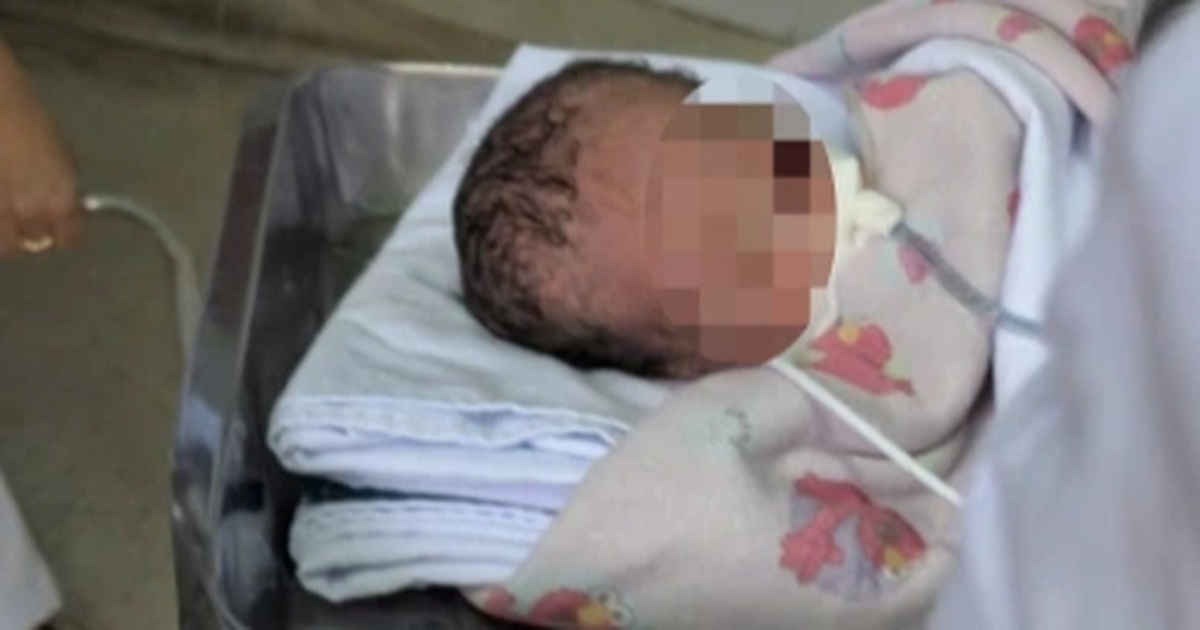 Cứu hai trẻ sinh rớt, vừa chào đời đã ngưng tim, ngưng thở Cứu hai trẻ sinh rớt, vừa chào đời đã ngưng tim, ngưng thở